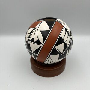 Vintage Mexican Isleta Pueblo Polychrome Pottery Seed Pot Artist E. Montoya